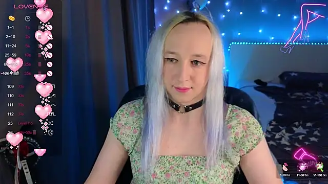 Snapshot of SexyTrixyLove chatting on February 8, 2025, 11:45 pm SexyTrixyLove online show from February 8, 2025, 11:45 pm
