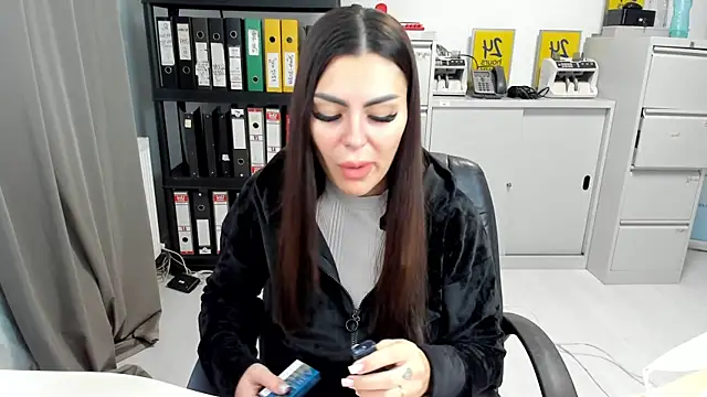 kilenyapatrice online show from November 8, 2025, 12:38 pm