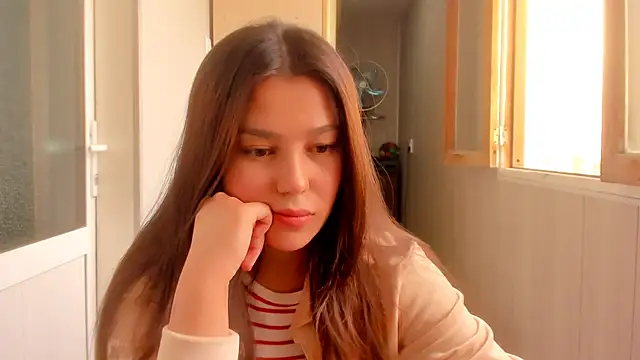 Snapshot of LunaXmii chatting on October 3, 2025, 8:44 am LunaXmii online show from October 3, 2025, 8:44 am