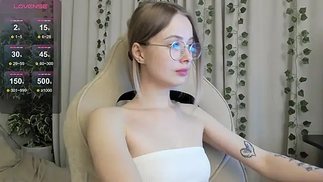 mell milles online show from October 31, 2025, 3:13 pm