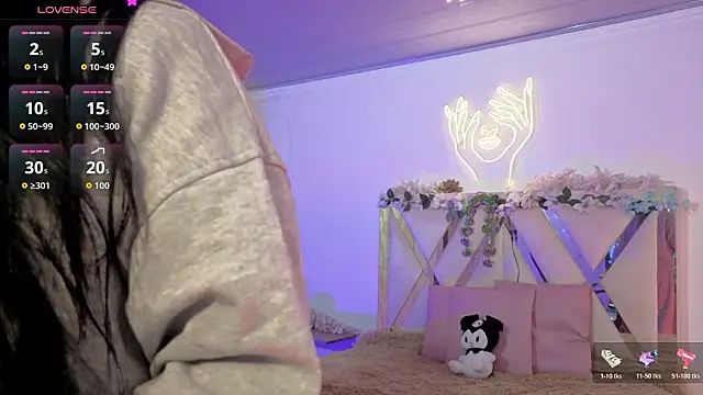 hina tay online show from March 14, 2026, 3:12 am