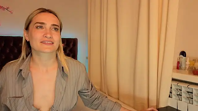 KateOwyns online show from May 29, 2026, 11:52 am