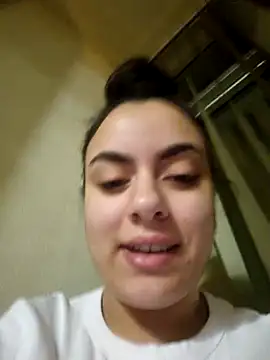 Snapshot of ElyzaIbarra chatting on February 8, 2025, 3:19 am ElyzaIbarra online show from February 8, 2025, 3:19 am