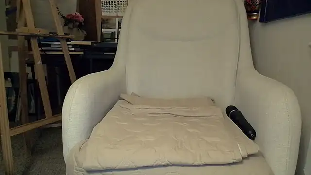 naughtyonbicycle online show from February 23, 2026, 2:42 am