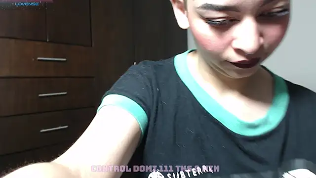 Snapshot of Bitsy_Messy chatting on December 28, 2024, 12:24 pm Bitsy Messy online show from December 28, 2024, 12:24 pm