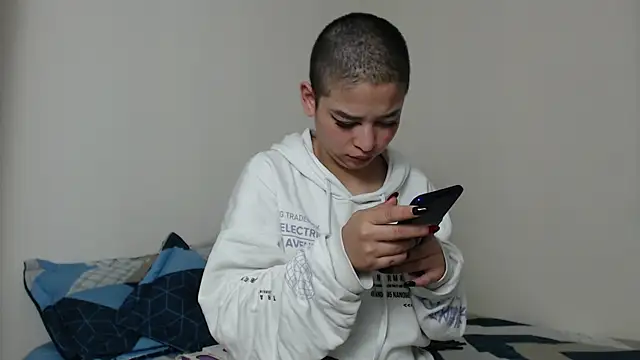 Snapshot of Bitsy_Messy chatting on January 4, 2025, 10:16 am Bitsy Messy online show from January 4, 2025, 10:16 am