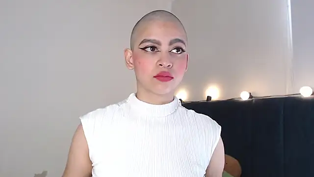Snapshot of Bitsy_Messy chatting on January 14, 2025, 5:34 pm Bitsy Messy online show from January 14, 2025, 5:34 pm