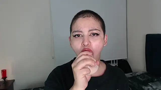 Snapshot of Bitsy_Messy chatting on March 4, 2025, 10:02 am Bitsy Messy online show from March 4, 2025, 10:02 am