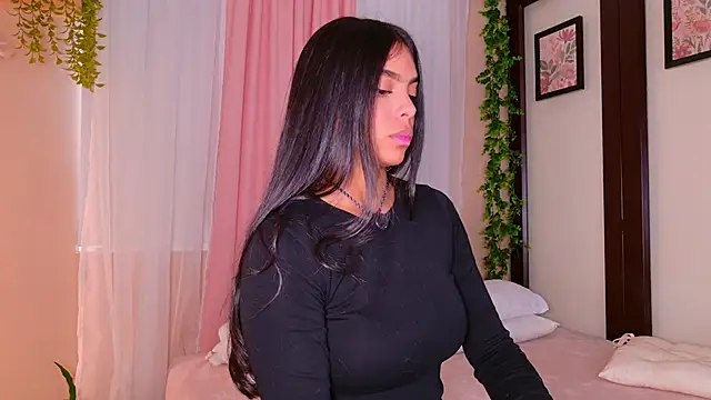 Zafiiro Blue online show from November 23, 2025, 6:08 pm