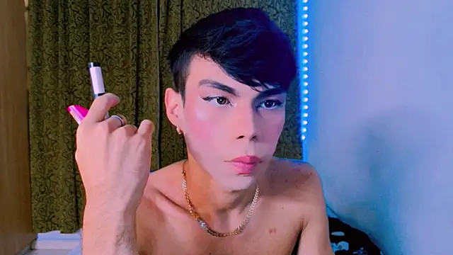 Snapshot of femboykeene chatting on January 13, 2025, 6:06 am femboykeene online show from January 13, 2025, 6:06 am