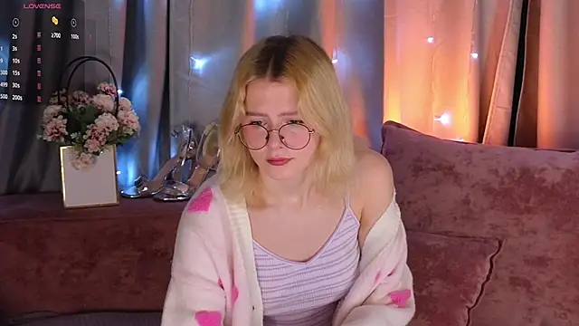 Snapshot of jenny_bunny_ chatting on February 17, 2025, 1:25 am jenny bunny online show from February 17, 2025, 1:25 am