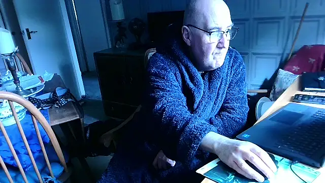 Snapshot of Adamdaddybear chatting on March 12, 2025, 9:55 am Adamdaddybear online show from March 12, 2025, 9:55 am