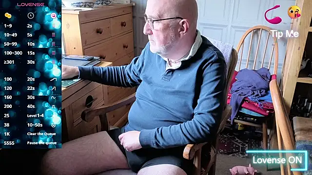 Adamdaddybear online show from October 5, 2025, 1:20 pm