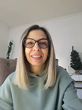 SukyGirl online show from December 17, 2024, 7:40 am