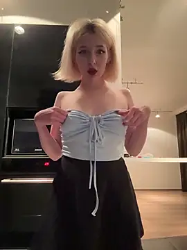 XMelissaX online show from May 17, 2026, 9:33 pm