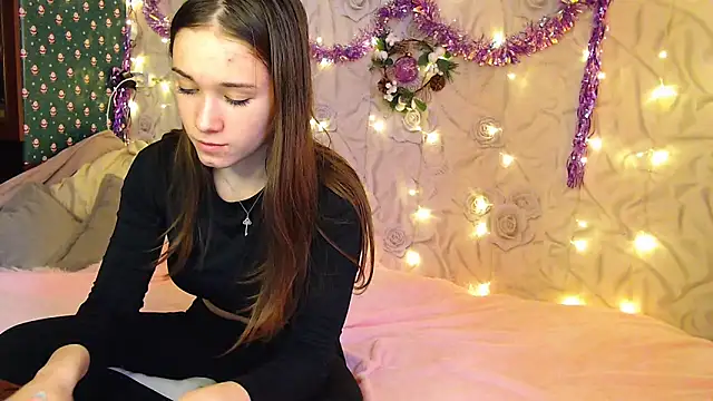 Snapshot of fluffy_kitty_ chatting on January 13, 2025, 7:43 am fluffy kitty  online show from January 13, 2025, 7:43 am