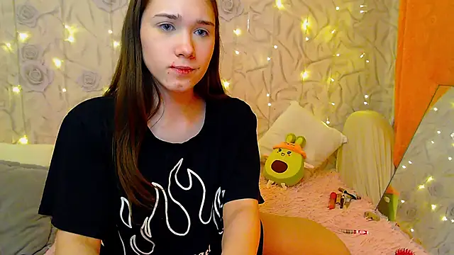 Snapshot of fluffy_kitty_ chatting on October 30, 2025, 9:04 pm fluffy kitty  online show from October 30, 2025, 9:04 pm