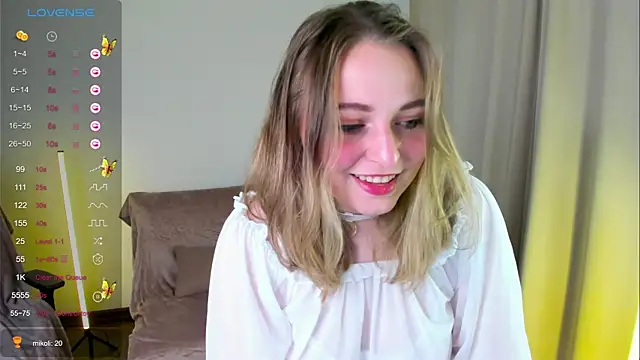 Snapshot of alysia_storm chatting on October 3, 2025, 7:22 pm alysia storm online show from October 3, 2025, 7:22 pm