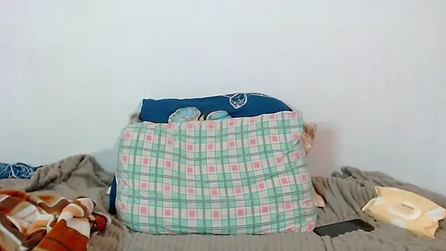 Snapshot of SallyMkn chatting on October 18, 2025, 1:23 pm SallyMkn online show from October 18, 2025, 1:23 pm