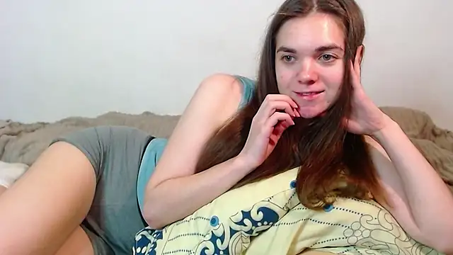 SallyMkn online show from November 22, 2025, 1:43 pm