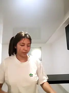 Sara Brownx online show from December 21, 2025, 3:41 pm