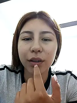 Sara Brownx online show from April 21, 2026, 2:37 am