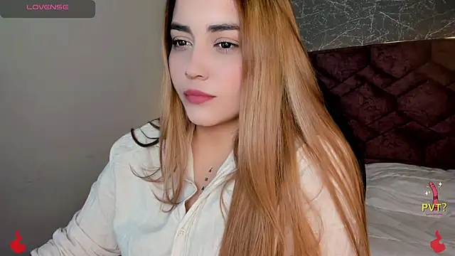 Snapshot of Lucia_star__ chatting on December 12, 2024, 6:42 pm Lucia star online show from December 12, 2024, 6:42 pm