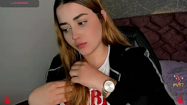 Snapshot of Lucia_star__ chatting on January 2, 2025, 7:29 pm Lucia star online show from January 2, 2025, 7:29 pm