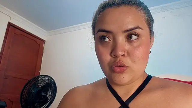 Snapshot of Agatha_humidity chatting on July 15, 2026, 9:14 am Agatha humidity online show from July 15, 2026, 9:14 am