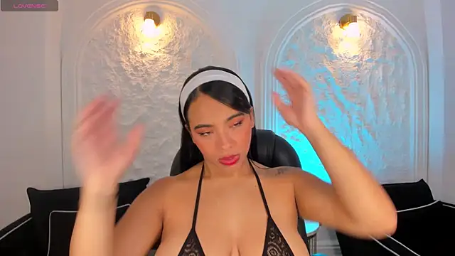 CarlaSmithX online show from October 28, 2025, 12:19 pm