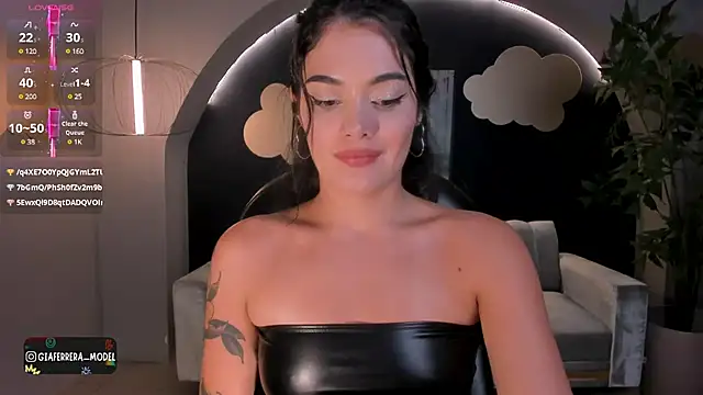 Snapshot of GiaFerrara chatting on March 18, 2025, 1:21 am GiaFerrara online show from March 18, 2025, 1:21 am