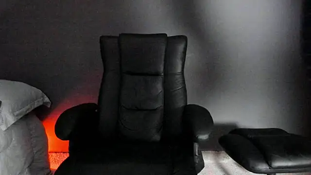 Brock hurn1 online show from November 28, 2025, 11:29 pm