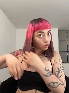 GigiVolkova online show from December 3, 2025, 1:02 am