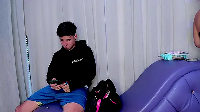 Yourslust  online show from January 5, 2026, 7:50 pm