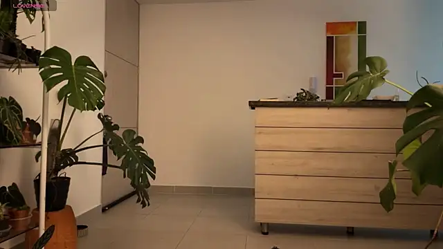 Snapshot of TheLeinad_Live chatting on October 29, 2025, 2:47 am TheLeinad Live online show from October 29, 2025, 2:47 am