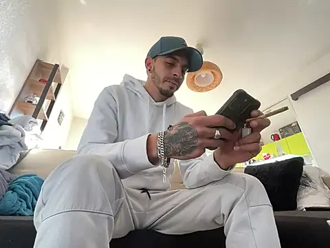 Rebeu313 online show from December 27, 2024, 1:28 pm