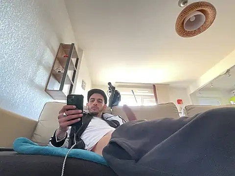 Rebeu313 online show from March 2, 2025, 4:53 pm