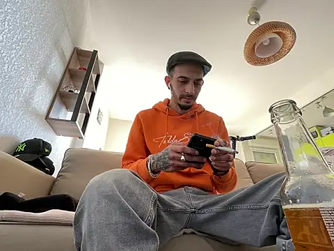 Rebeu313 online show from March 19, 2025, 2:13 pm