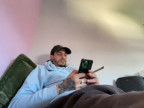 Rebeu313 online show from March 1, 2026, 12:18 pm