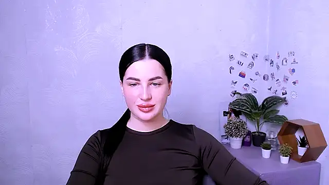 DivaKaily  online show from November 4, 2025, 9:14 pm