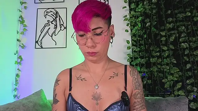 MiaMorgan  online show from January 19, 2026, 1:26 pm