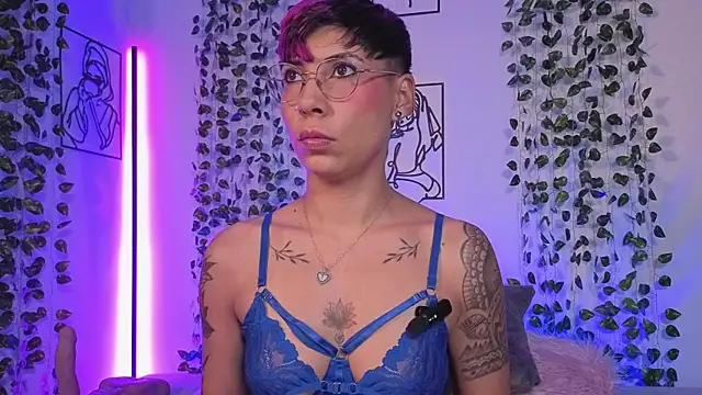 MiaMorgan  online show from May 27, 2026, 2:25 pm