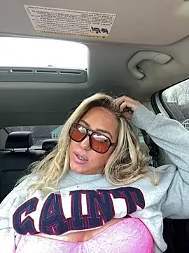 sunshinekisses online show from May 12, 2026, 6:49 pm