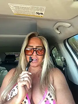 sunshinekisses online show from May 25, 2026, 3:07 pm