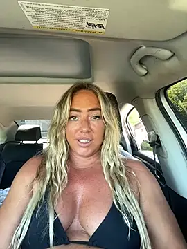 sunshinekisses online show from May 31, 2026, 6:42 pm