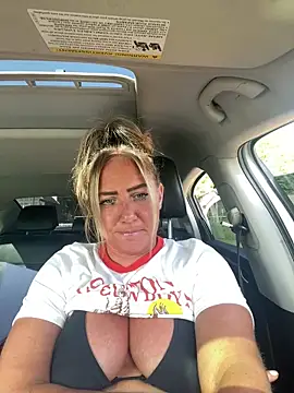 sunshinekisses online show from June 4, 2026, 2:23 pm