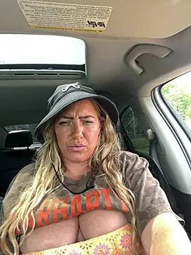 sunshinekisses online show from June 8, 2026, 6:19 pm