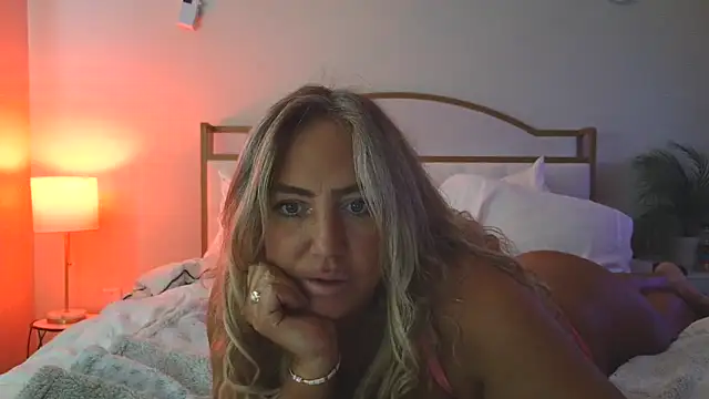 sunshinekisses online show from June 16, 2026, 2:41 pm