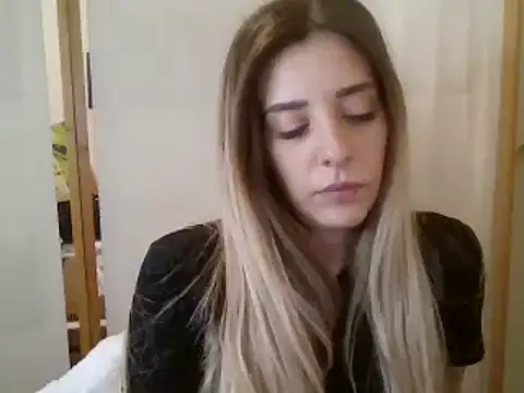 MissBella131 online show from December 17, 2024, 8:21 pm