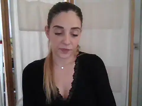 MissBella131 online show from December 20, 2024, 2:27 pm